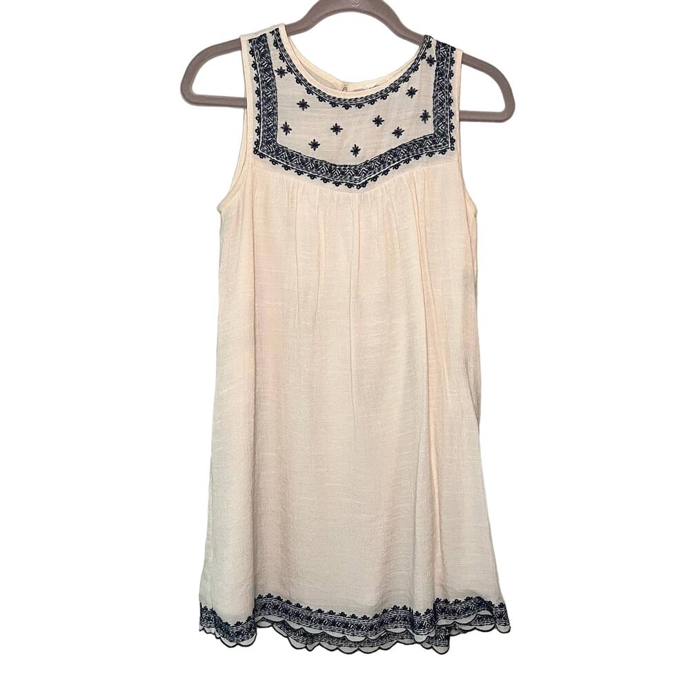 Blu Pepper Ivory/blue embroidered sleeveless mini dress Size Small